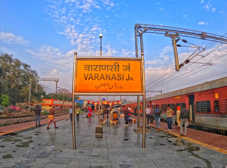 How to Reach Varanasi